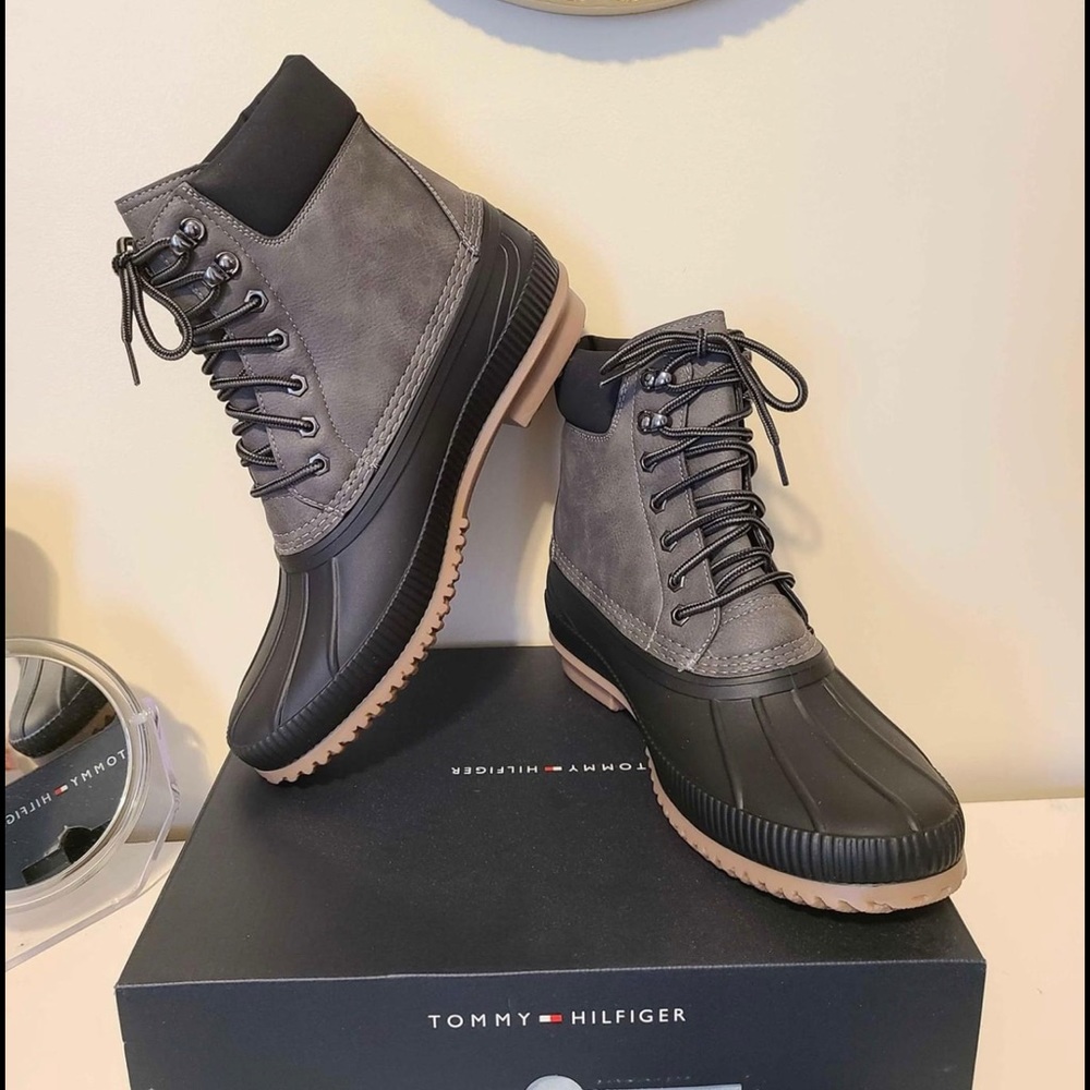 Tommy Hilfiger Mens boots size 9
